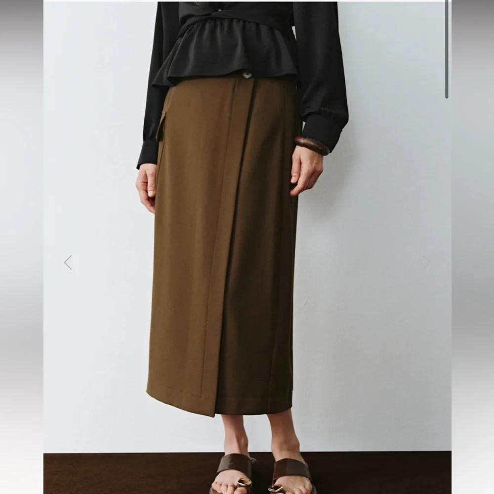 Elegant Brown Midi Skirt - Picture 4 of 9
